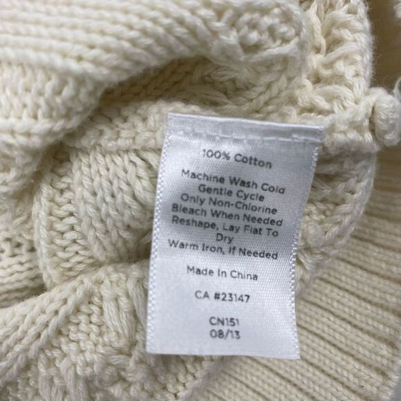 Talbots Round-Neck, Cable-Knit. Size Medium Sweater Button-Cuff - Picture 5 of 5